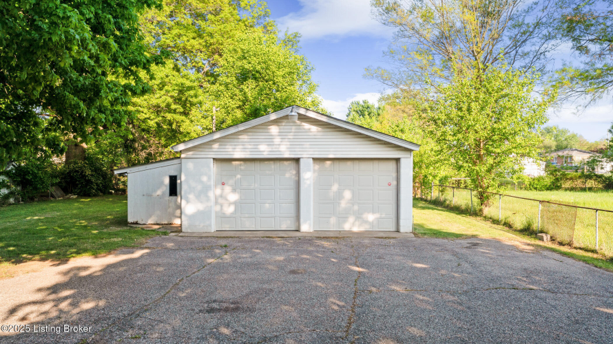 Listing Image 36
