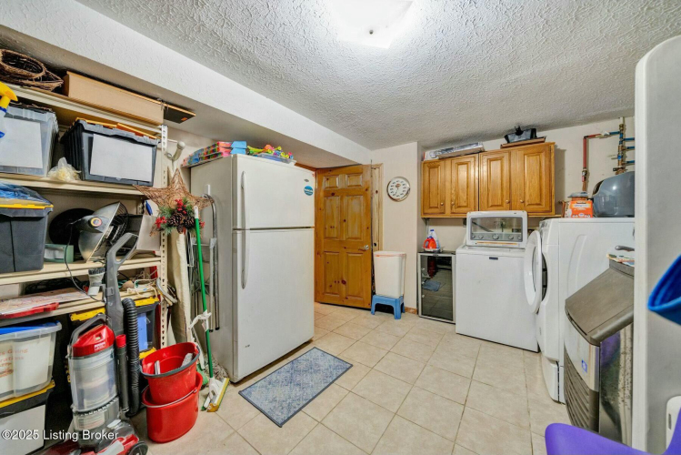 Listing Image 46