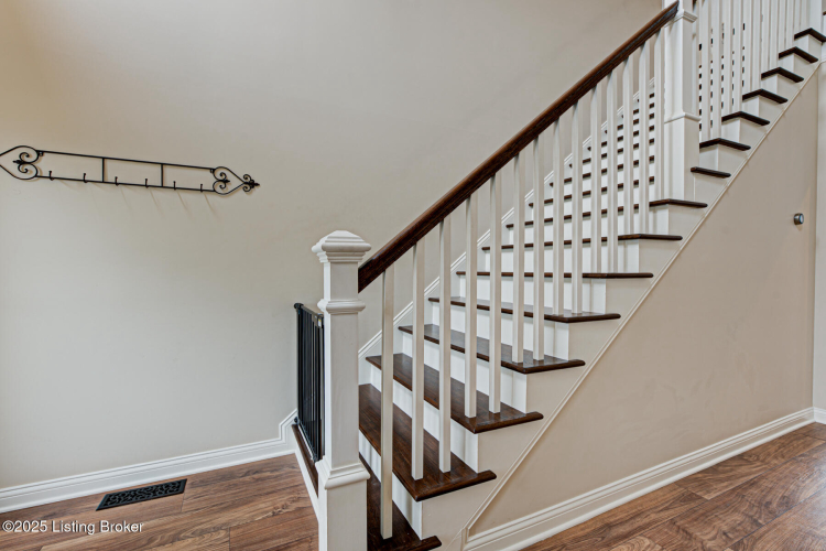 Listing Image 28