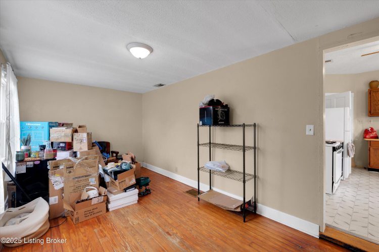 Listing Image 30