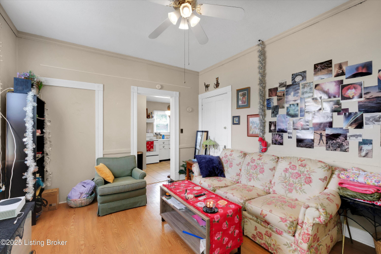 Listing Image 7