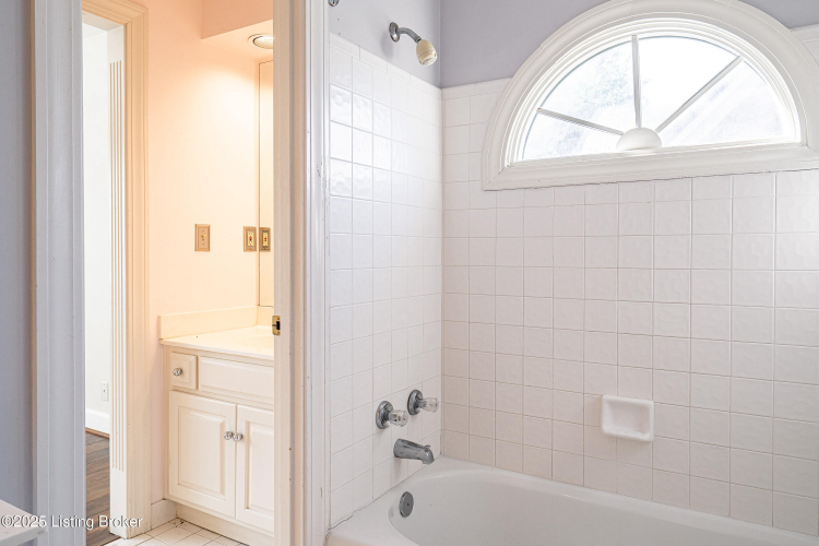 Listing Image 50