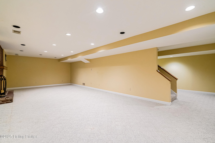 Listing Image 58