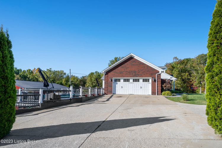 Listing Image 40