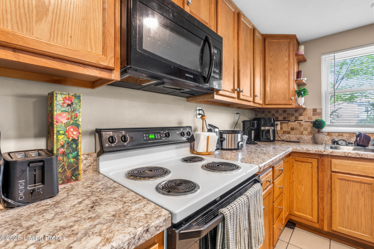 Listing Image 11
