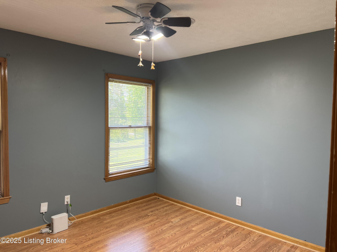 Listing Image 37
