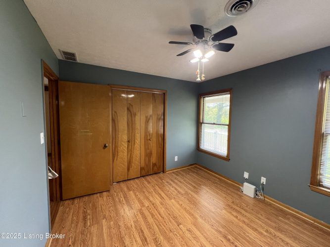 Listing Image 38