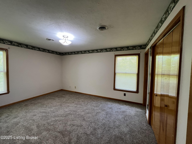 Listing Image 41