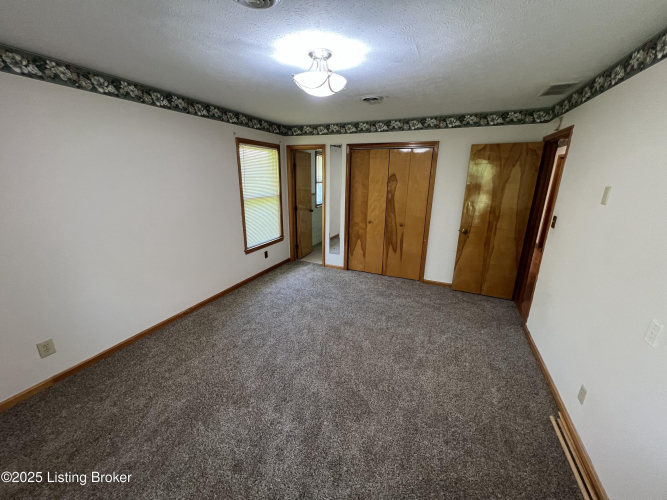 Listing Image 42