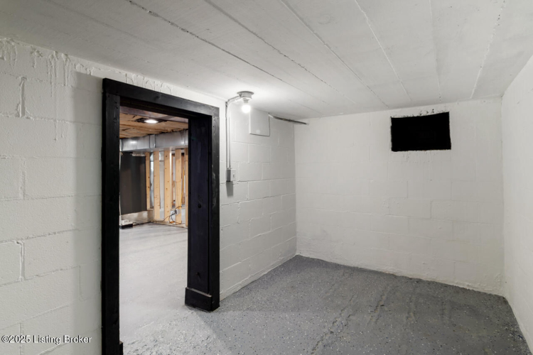 Listing Image 41
