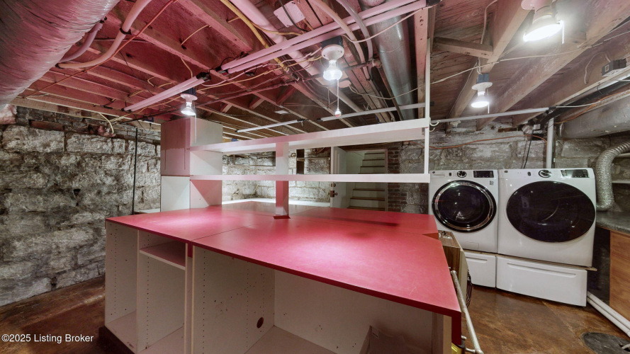 Listing Image 23