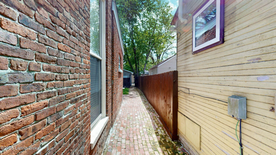 Listing Image 33