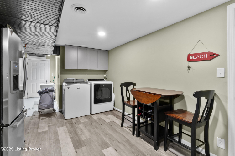 Listing Image 59