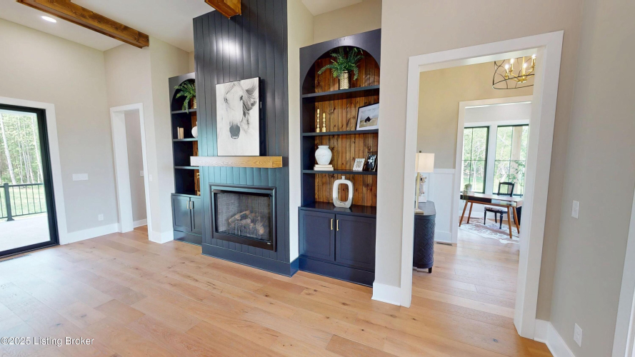 Listing Image 19