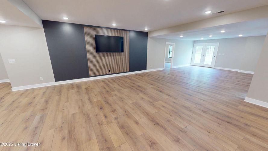Listing Image 55