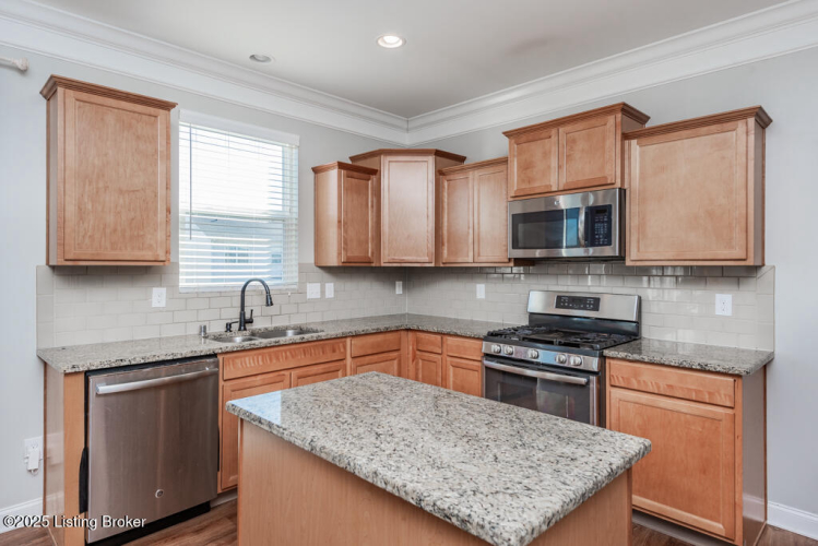 Listing Image 6