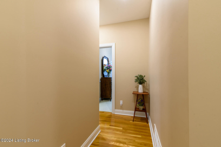 Listing Image 49