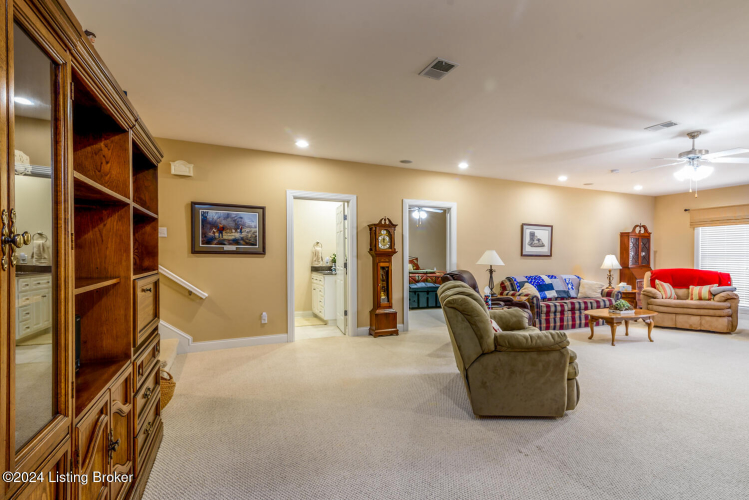 Listing Image 58