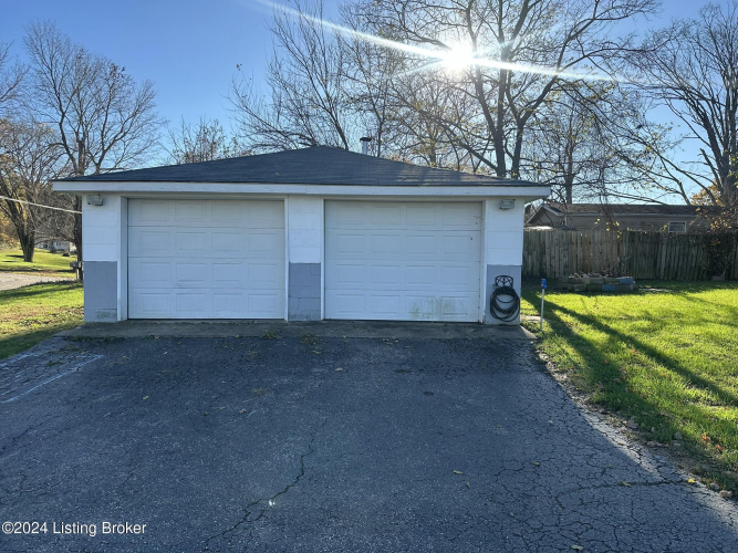 Listing Image 52