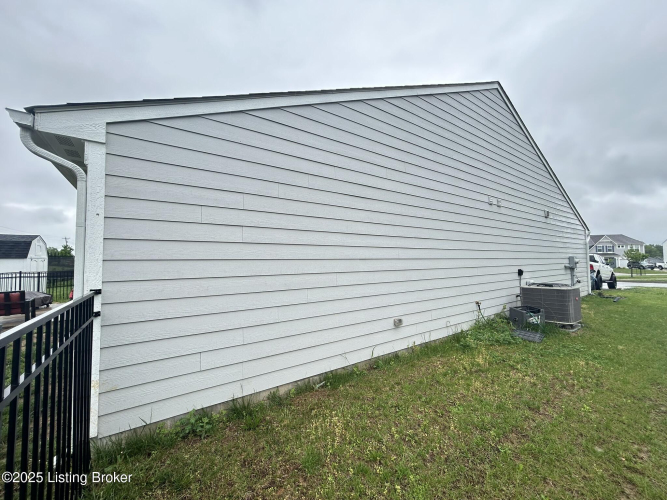 Listing Image 37