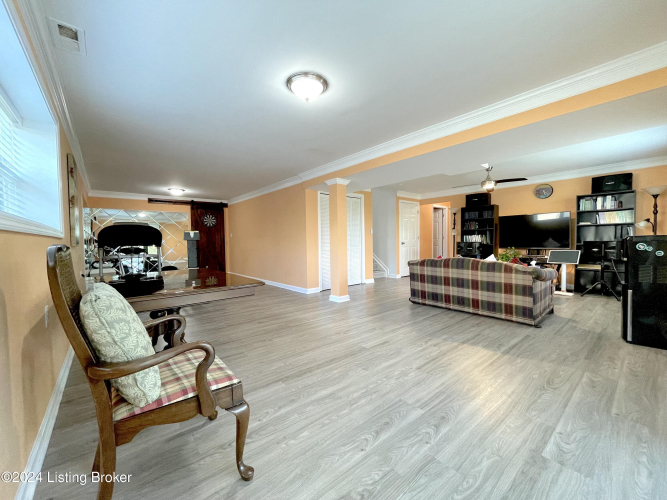 Listing Image 43