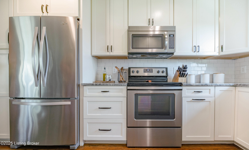 Listing Image 11