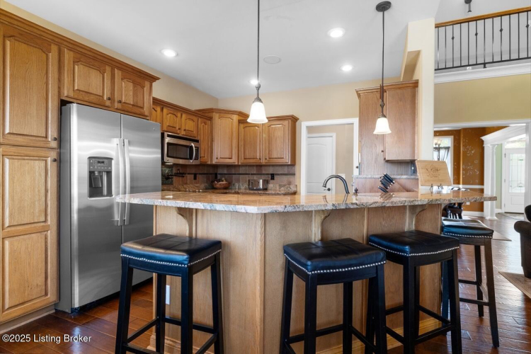 Listing Image 11