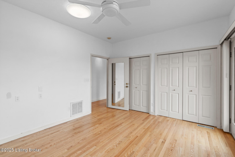 Listing Image 50