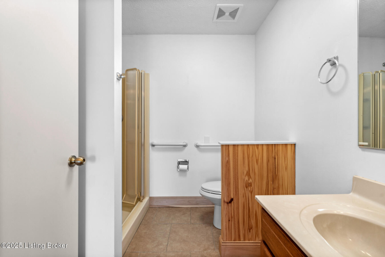 Listing Image 52