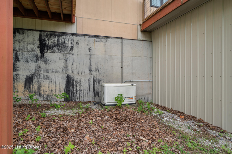 Listing Image 76