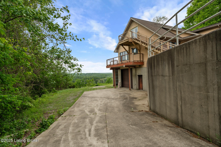Listing Image 79