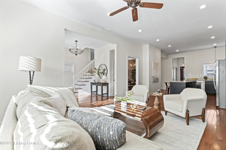 Listing Image 11