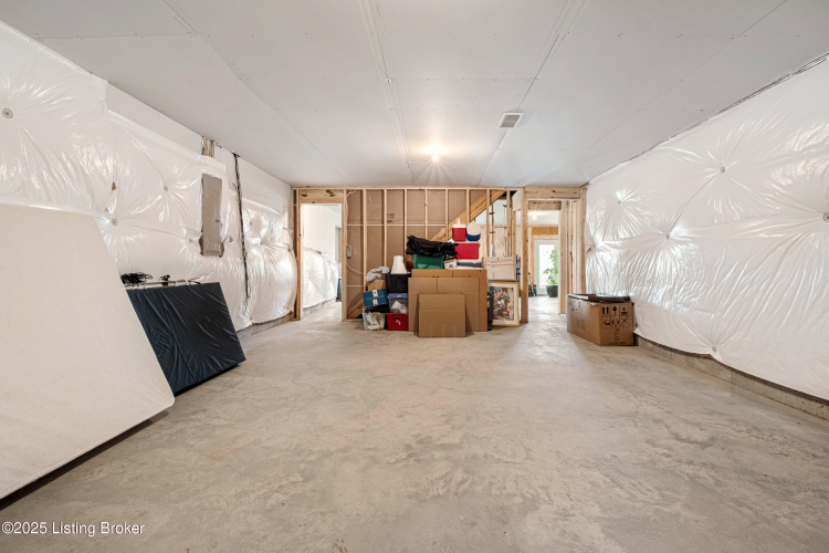 Listing Image 54