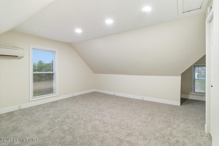 Listing Image 27