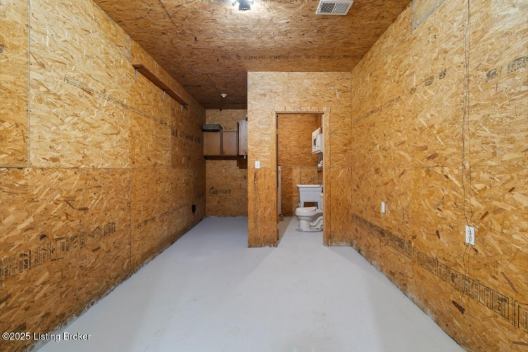 Listing Image 42