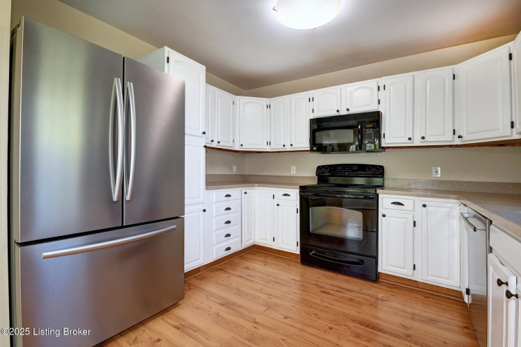 Listing Image 19