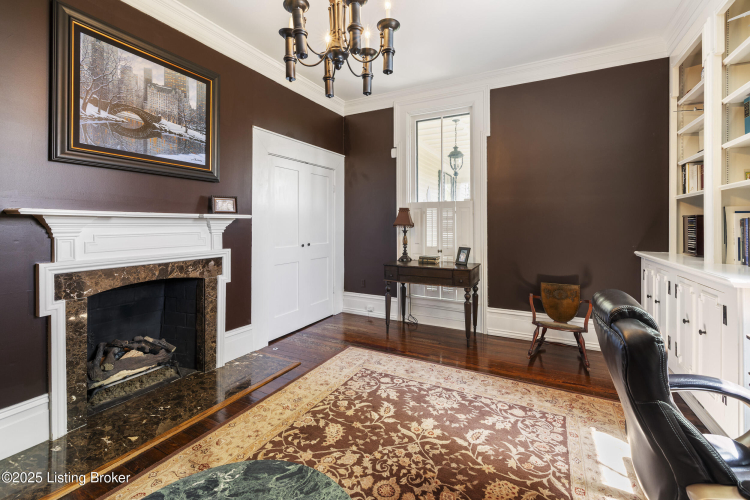 Listing Image 19