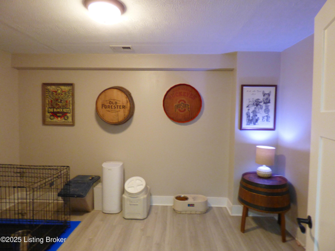 Listing Image 41