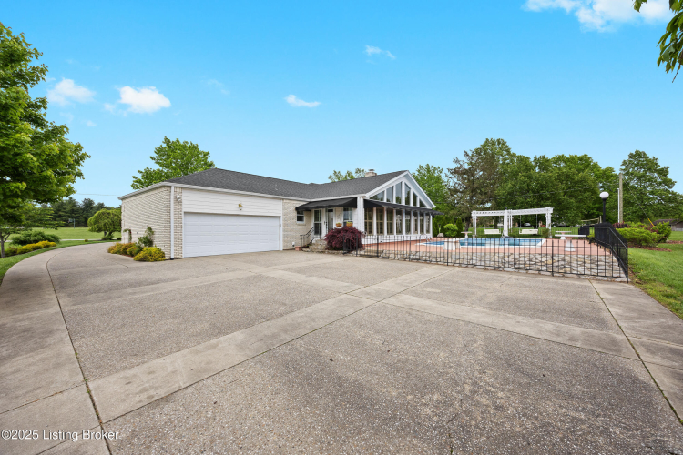 Listing Image 58