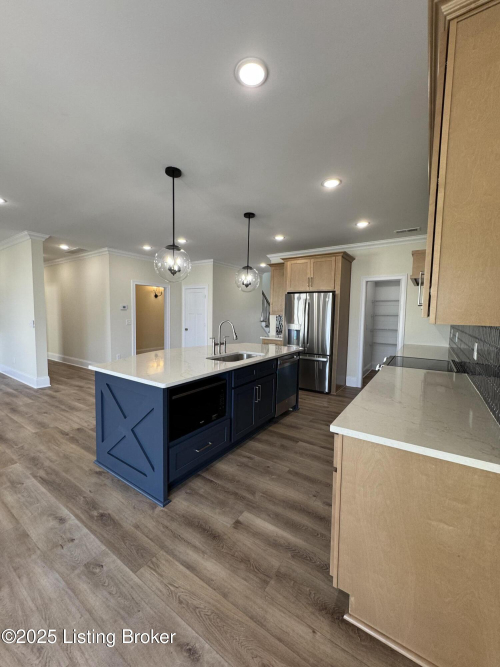 Listing Image 15