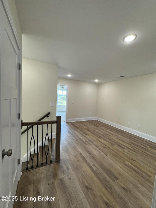 Listing Image 38