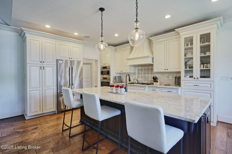 Listing Image 11