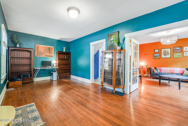 Listing Image 12