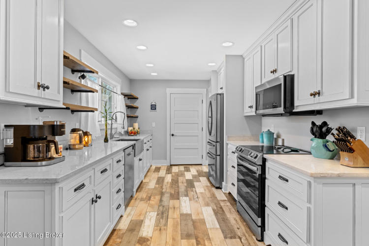 Listing Image 11