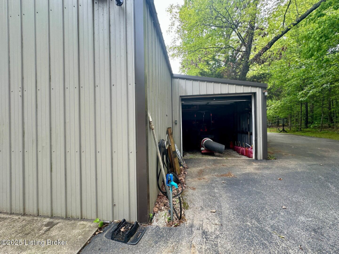 Listing Image 61