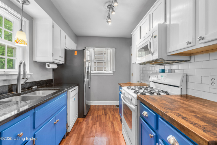 Listing Image 13