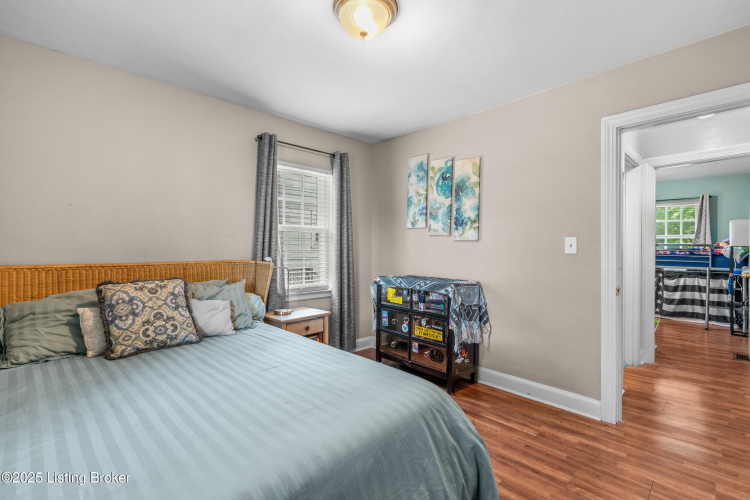 Listing Image 22