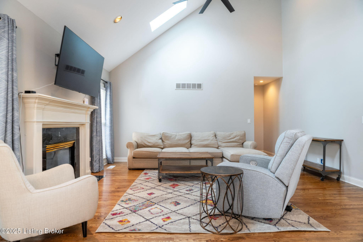 Listing Image 22