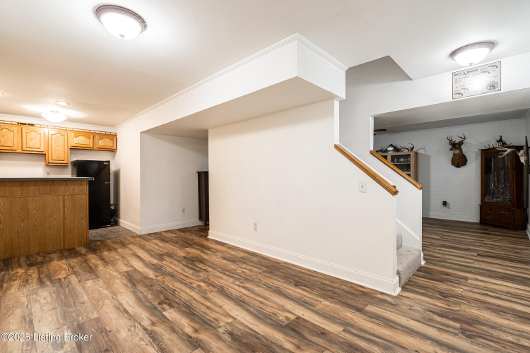 Listing Image 52