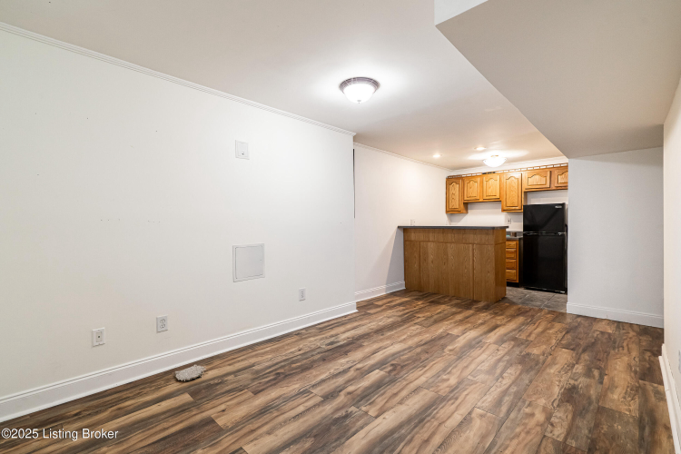Listing Image 53